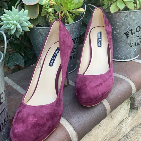 New Violet & Red Suede pumps
Color burgundy
Size 7 - Picture 8 of 9